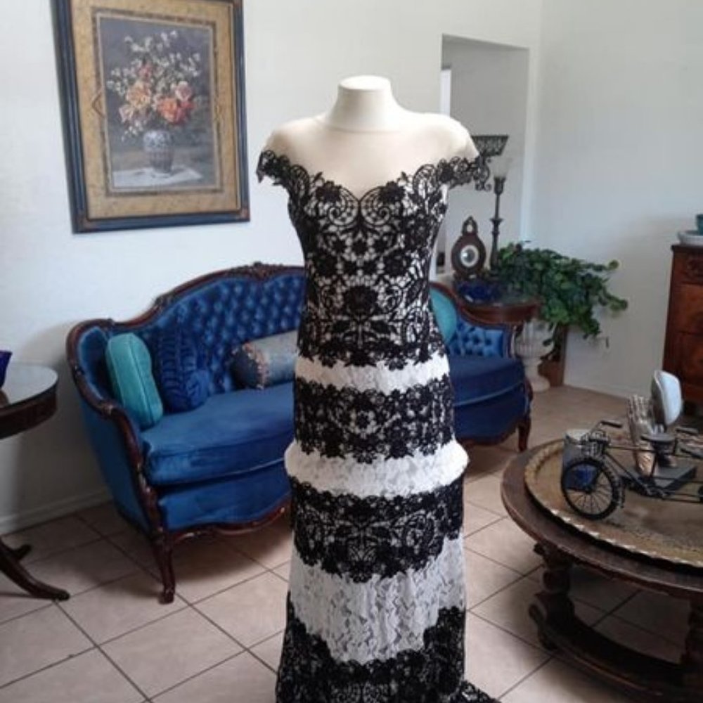 Black/White Tadashi Shoji embroidered formal gown - Picture 3 of 7